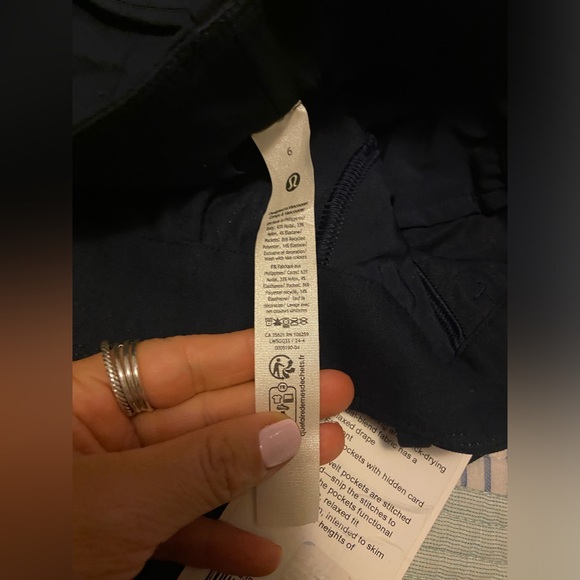 lululemon athletica Pleat-Front High- Rise Trouser size 6 - Picture 10 of 10